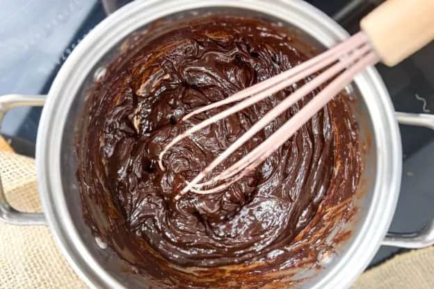 Jak zrobić trufle czekoladowe – prosty przepis na pyszne smakołyki