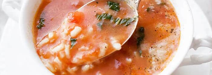 Ile kalorii ma zupa pomidorowa z ryżem? Zaskakujące fakty o wartości odżywczej