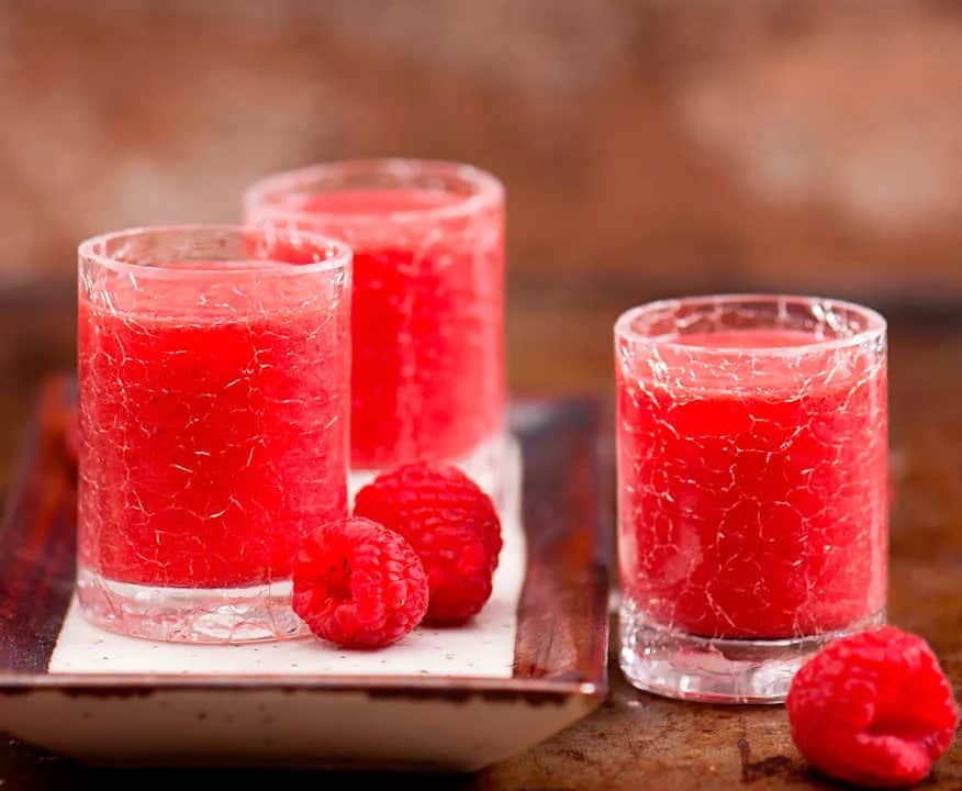 Najlepsze drinki z malinówką, które zaskoczą Twoich gości