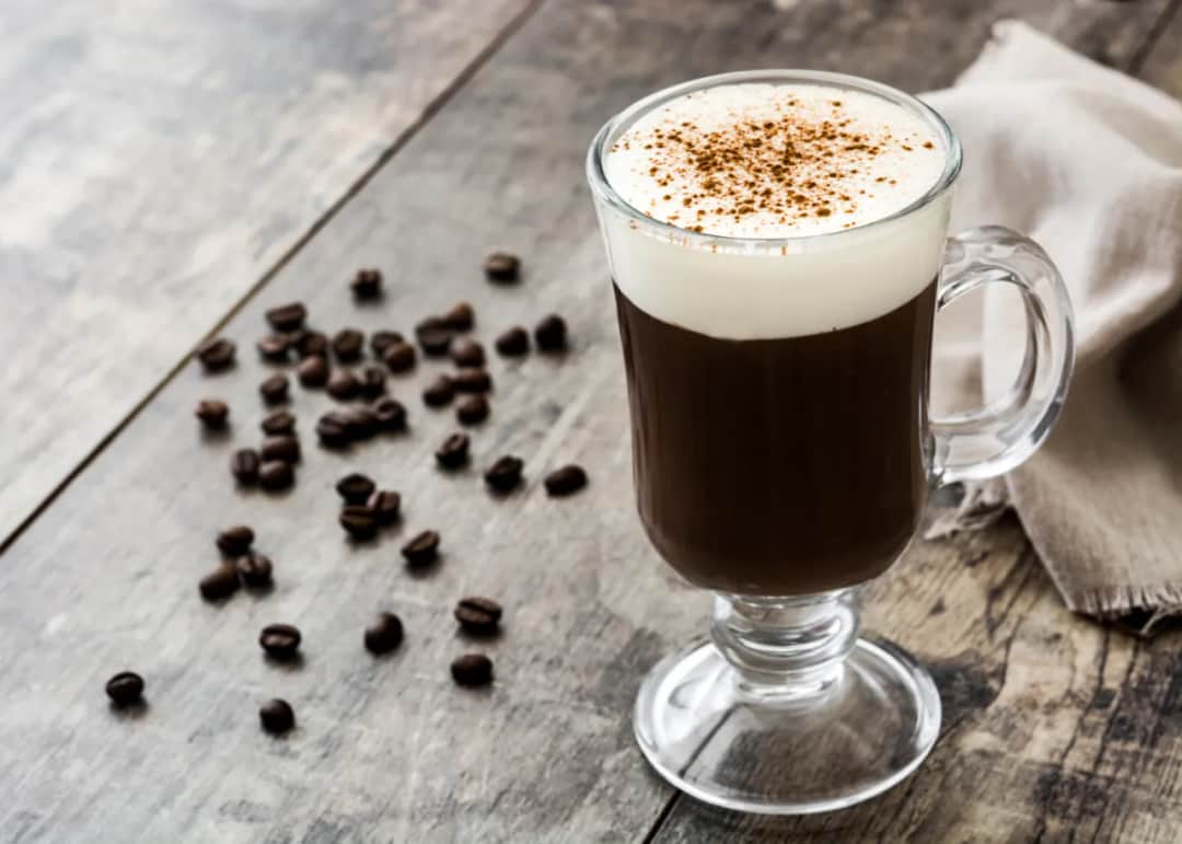 Jak przygotować idealny irish coffee drink - przepis i historia