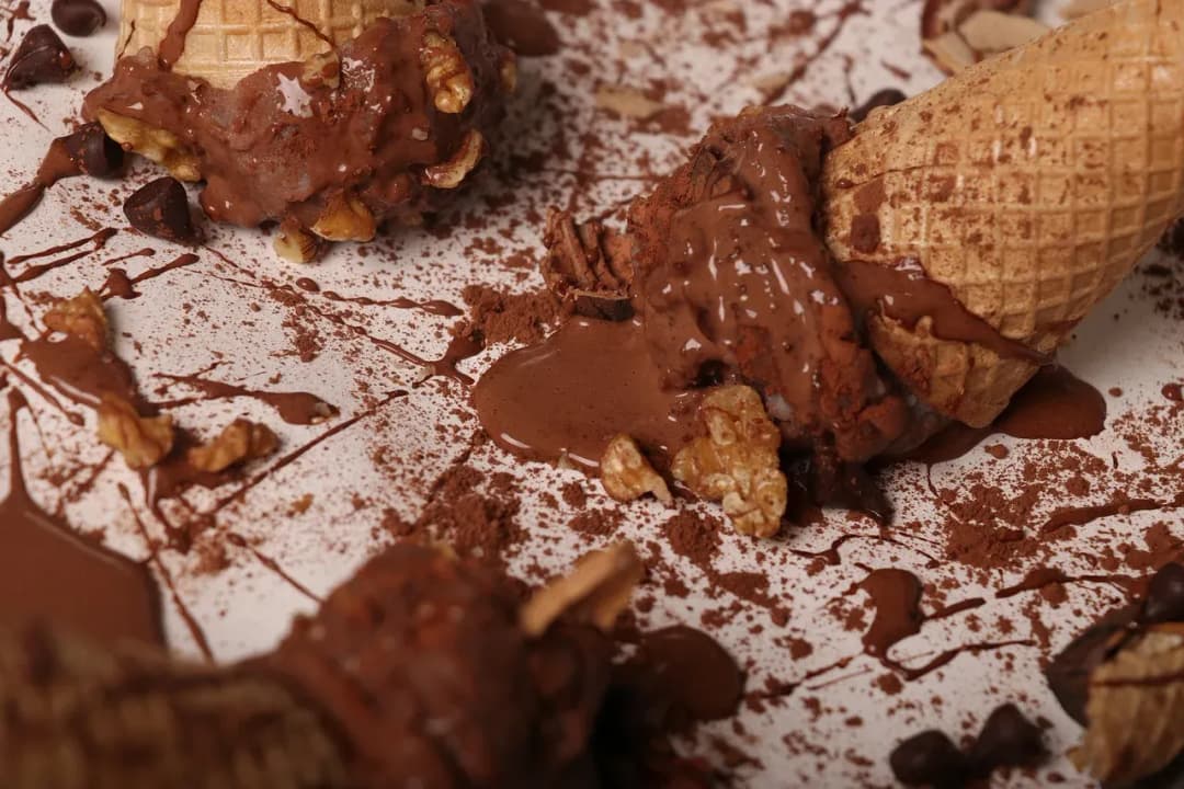 Ile kalorii ma gałka lodów czekoladowych? Zaskakujące wartości!