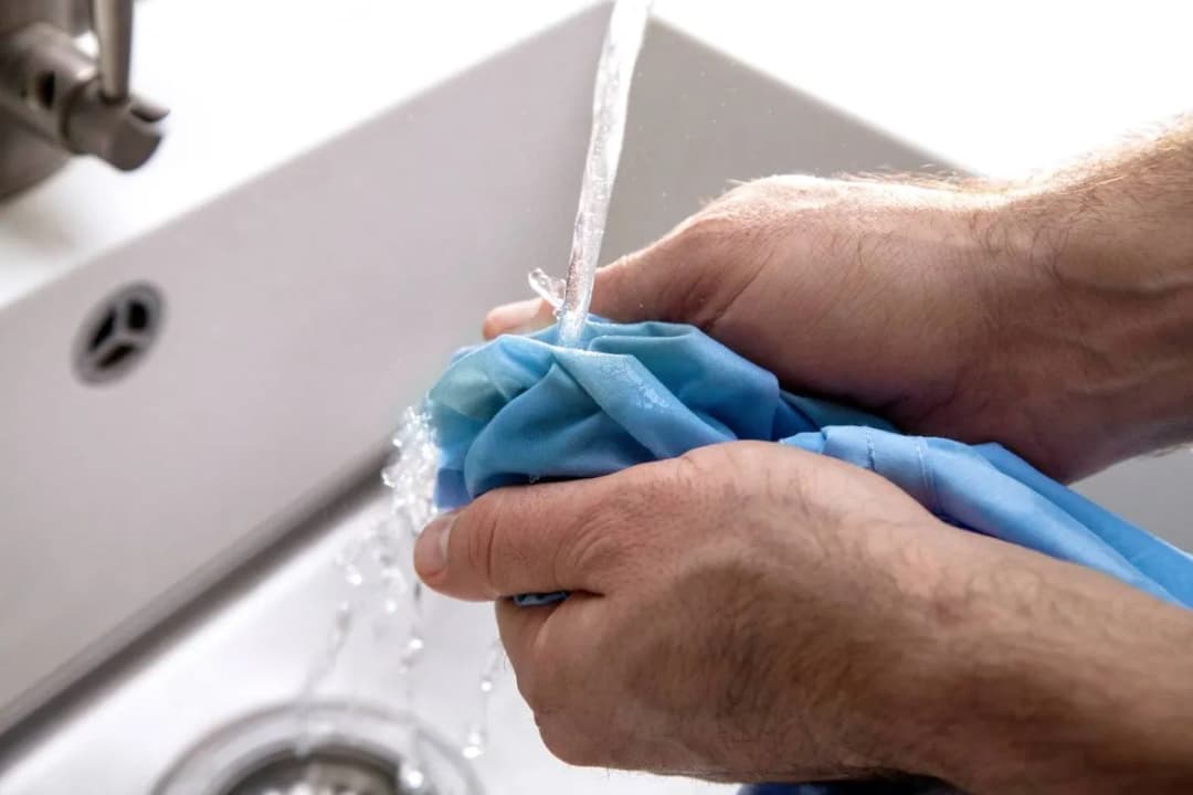 Jak usunąć plamę z lodów czekoladowych? Skuteczne metody i porady